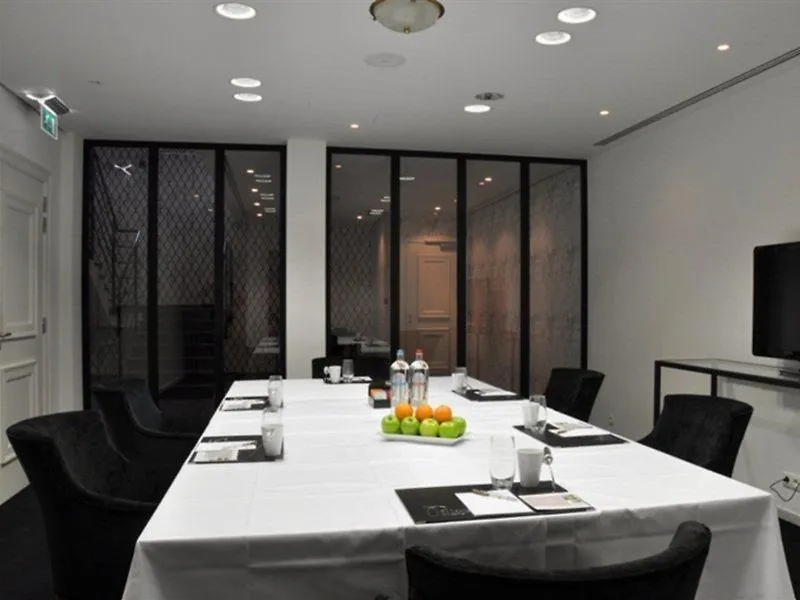 Numa Brussels Lief Otel